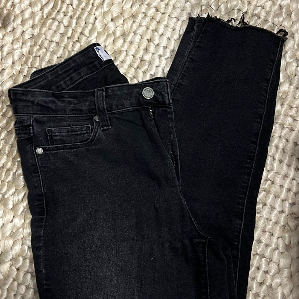 Paige Hoxton Ankle Frayed Hem Skinny EUC 27